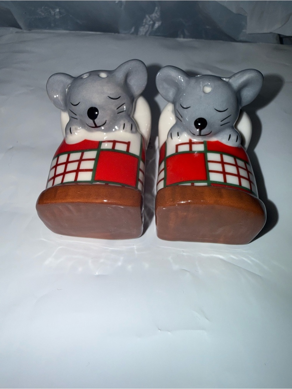 Cracker Barrel Gray Mouse Salt and Pepper Shakers with Red Plaid Blankets